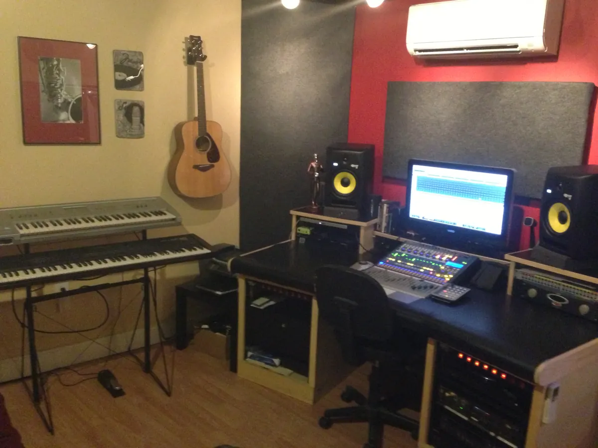 Music room install with workstation and keyboard